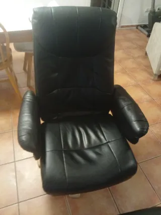 Sillón reclinable polipiel con reposapiés