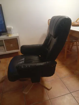 Sillón reclinable polipiel con reposapiés