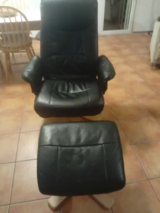 Sillón reclinable polipiel con reposapiés