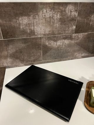 Portátil Toshiba Core i3 8GB RAM 4ª Gen wind11