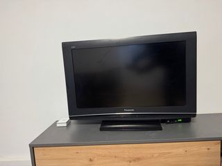 TV Panasonic 32” Negra