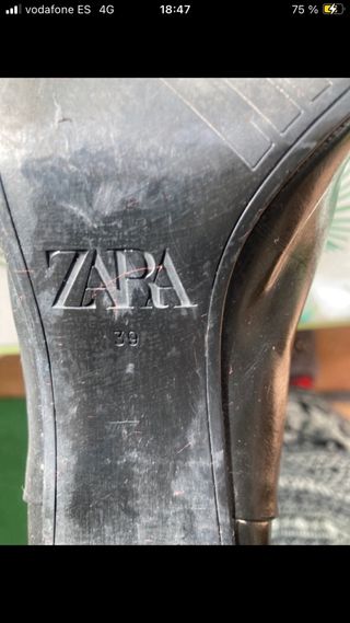 Botas negras de tacón bajo