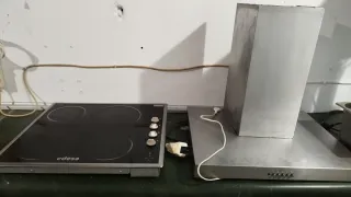 Vitrocerámica y campana extractora Edesa