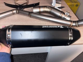 Tubo de escape Akrapovic