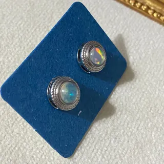 Pendientes de ópalo blanco natural