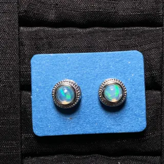 Pendientes de ópalo blanco natural