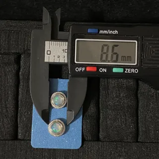 Pendientes de ópalo blanco natural