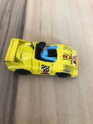 Coche de juguete amarillo "Marchal"