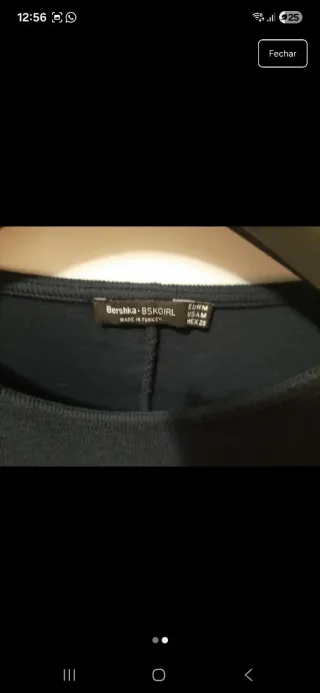 Vestido azul com mangas em tecido