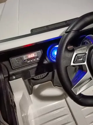 Coche eléctrico Mercedes Benz para niños 3–8 años