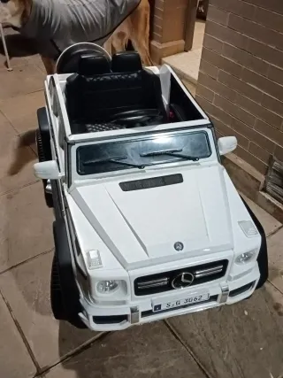 Coche eléctrico Mercedes Benz para niños 3–8 años