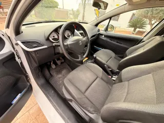 Peugeot 207 2010