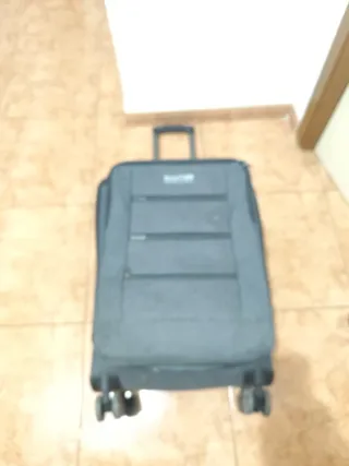 Maleta Mediana Gris Reaction Kenneth Cole