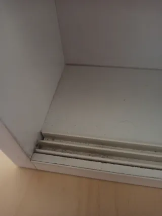 Vitrina expositor pared cristal y madera