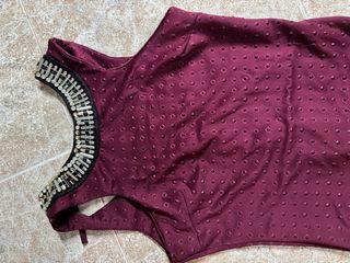 Vestido corto con pedrería