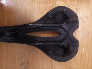 Sillín de bicicleta 143mm