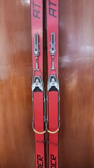 Esquís de colección con fijaciones