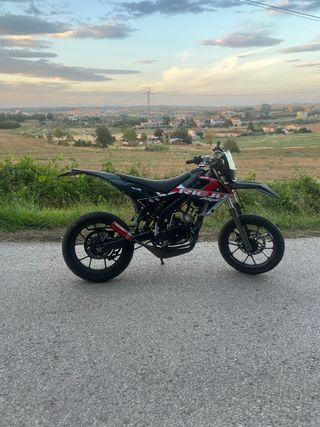 Rieju MRT 49cc Roja y Negra