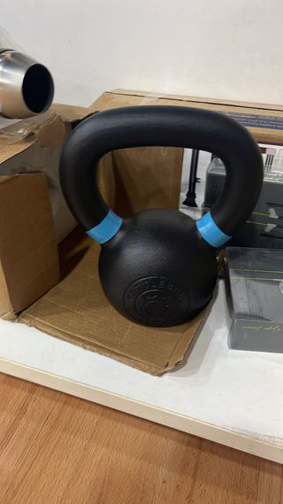 Mancuerna Kettlebell Negra con Detalles Azules