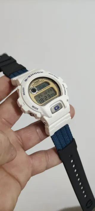 Casio G-Shock Blanco y Azul