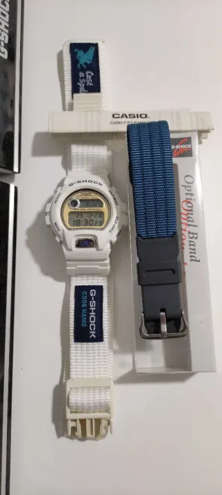Casio G-Shock Blanco y Azul