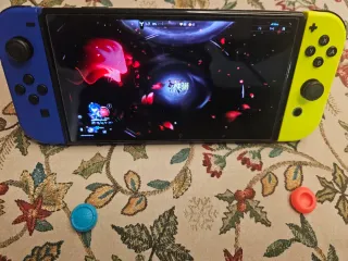 Nintendo Switch OLED en su caja original