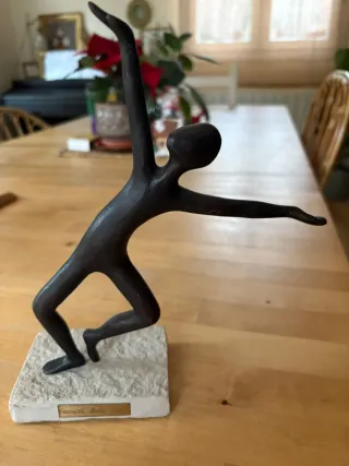 ⚜ Escultura de bronce,artista Giancarla Muñoz Reye
