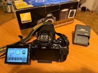 Cámara Nikon D5500 + Objetivo 18-140 VR kit