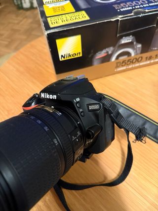 Cámara Nikon D5500 + Objetivo 18-140 VR kit