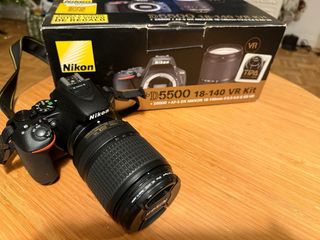 Cámara Nikon D5500 + Objetivo 18-140 VR kit