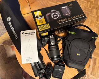 Cámara Nikon D5500 + Objetivo 18-140 VR kit