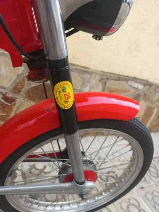 DERBI ANTORCHA Roja