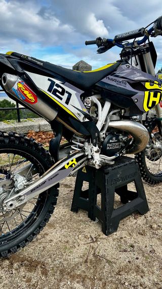 Husqvarna TC 250 2015 FMF + Suspensiones DMX