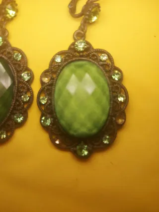 Pendientes vintage largos dorados y verdes