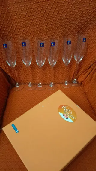 Set di sei calici in vetro marca Luminarc