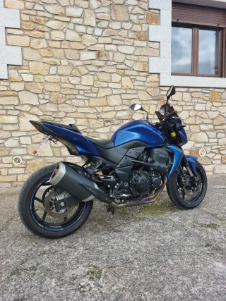 Kawasaki z750 azul