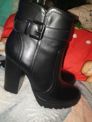 Botines negros Primadonna talla 38