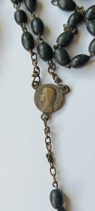 Lote 2 rosarios antiguos con crucifijo funda cuero