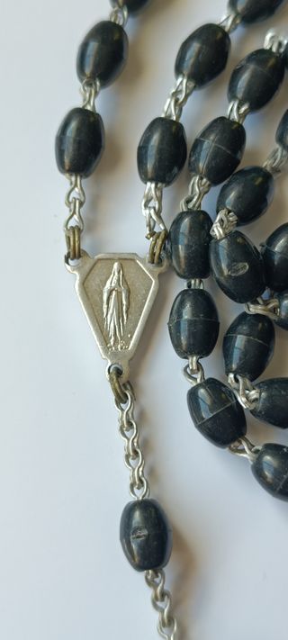 Lote 2 rosarios antiguos con crucifijo funda cuero