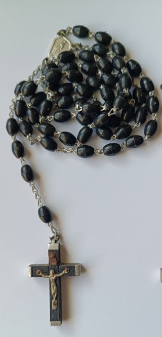 Lote 2 rosarios antiguos con crucifijo funda cuero