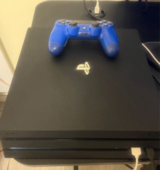 PS4 800GB con 1 mando