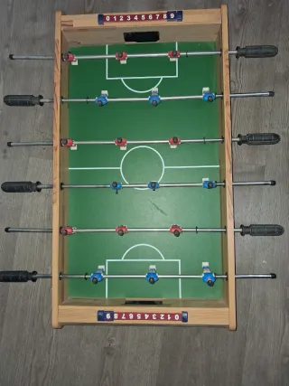 Futbolín de madera
