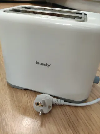 Ofertaaa!!Tostadora Bluesky Blanca 870w *leer