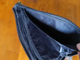 Cartera de mano bordada floral