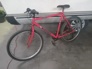 Bicicleta Roja Avenger