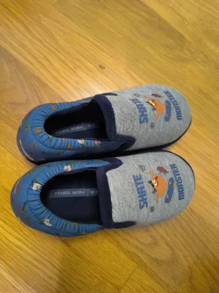 Zapatillas casa niño T.31 Ysabel Mora