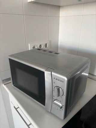 Microondas Jocel Plata JMO011404