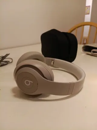 Beats Studio Pro Auriculares Inalámbricos arena