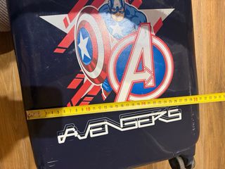 Maleta AVENGERS 4 ruedas (40x22x30)