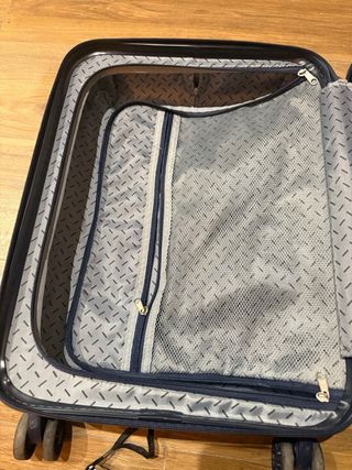 Maleta AVENGERS 4 ruedas (40x22x30)